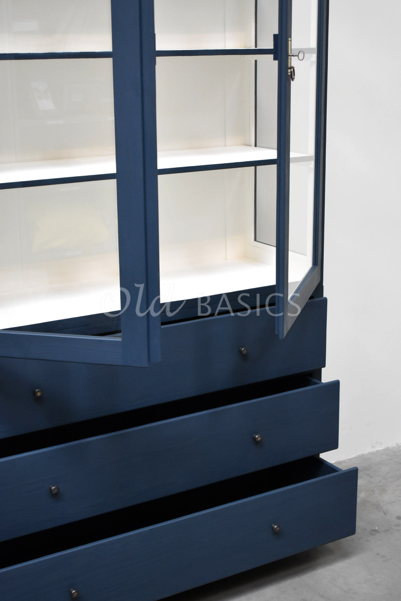 Detail van Vitrinekast Jeanette, 2 deuren, RAL5008, blauw, materiaal hout